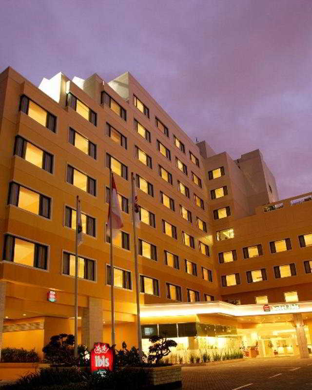 Ibis Malioboro Ξενοδοχείο Γιογκιακάρτα Εξωτερικό φωτογραφία