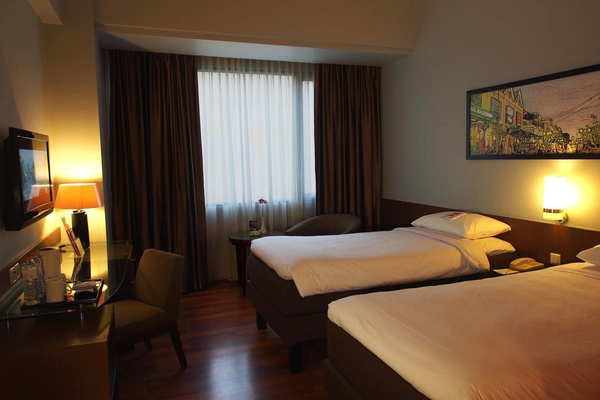Ibis Malioboro Ξενοδοχείο Γιογκιακάρτα Εξωτερικό φωτογραφία
