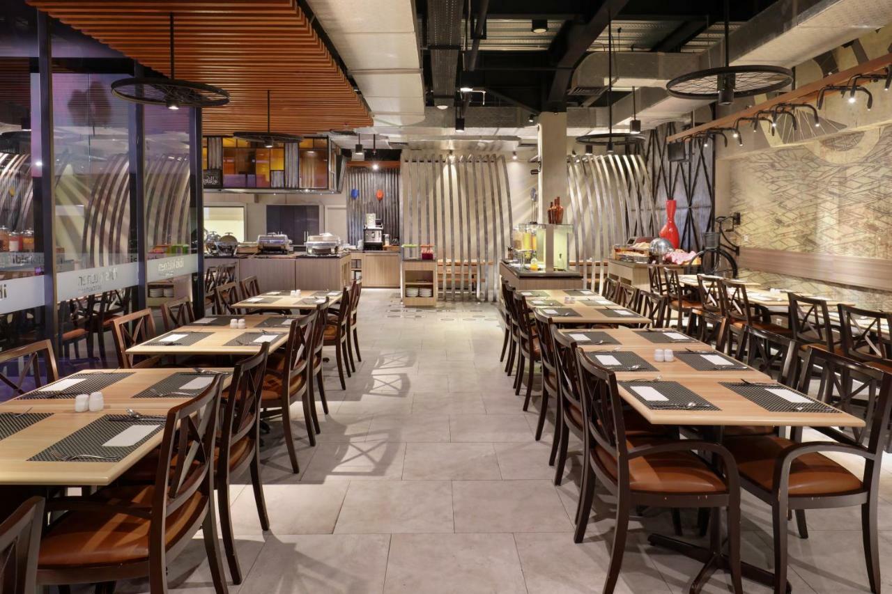 Ibis Malioboro Ξενοδοχείο Γιογκιακάρτα Εξωτερικό φωτογραφία