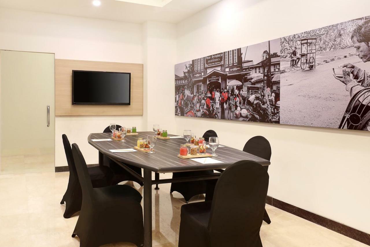Ibis Malioboro Ξενοδοχείο Γιογκιακάρτα Εξωτερικό φωτογραφία
